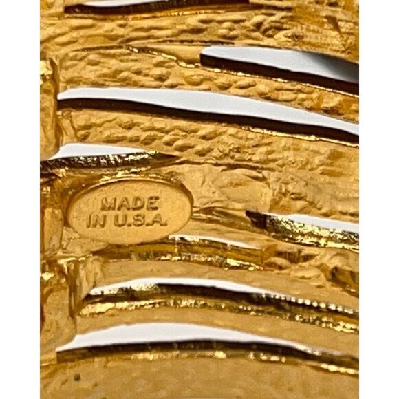 Kenneth Jay Lane Metallic Satin 22k Goldplated Wavy Cutout Wide Cuff - Picture 3 of 11